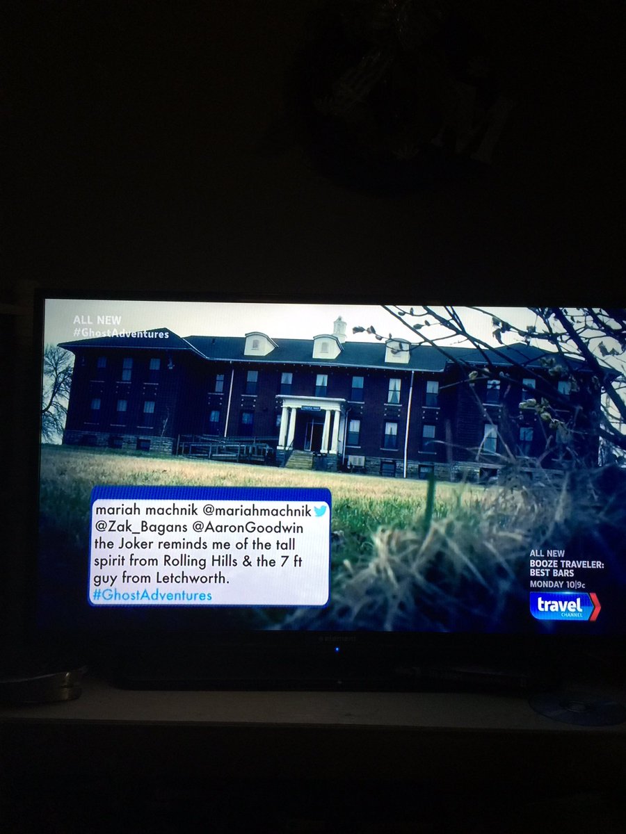 abrooke31610's tweet photo. When you're watching #GhostAdventures in the dark so you can get the full effect.. @Zak_Bagans @AaronGoodwin. https://t.co/Q2URCeuuH3