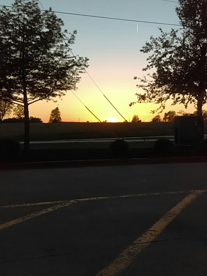 ToryBerg7's tweet photo. The sunset https://t.co/o4wMniNyca