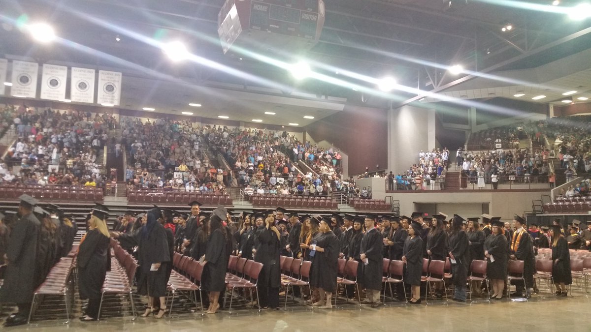 LSC_Kingwood's tweet photo. Congratulations to all LSC-Kingwood 2017 graduates! #StartCloseGoFar at #LSCKingwood https://t.co/a6vn44E4PH