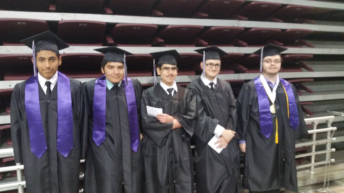 LSC_Kingwood's tweet photo. Congratulations to all LSC-Kingwood 2017 graduates! #StartCloseGoFar at #LSCKingwood https://t.co/a6vn44E4PH