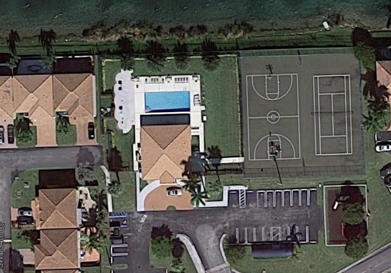 DEVELOPING STORY: Child is hospitalized after requiring CPR at gated community pool bit.ly/2rcq90w https://t.co/Ca4P0ILcKi