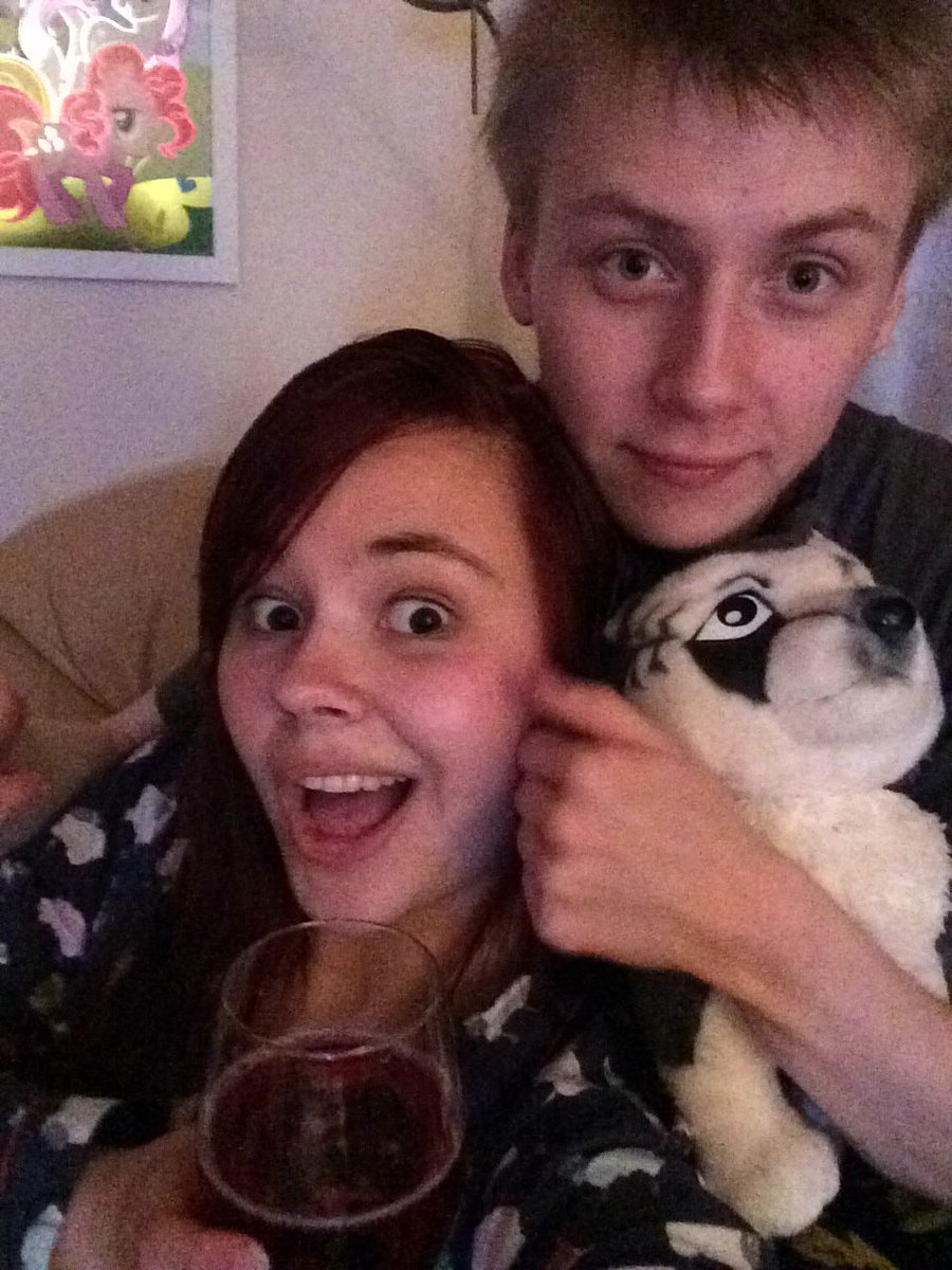 DogtorIzzy's tweet photo. #WeSmashed #eurovision https://t.co/xLZQRJi1Nl