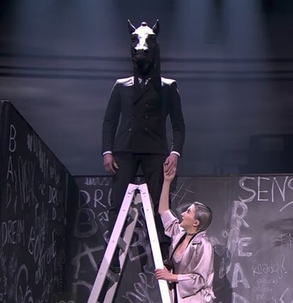joosearodriguez's tweet photo. Estaba el Gorila después llegó el caballo y más tarde el gallo. 
#Eurovision es la Granja de Pepito https://t.co/S9eSHvZFiD