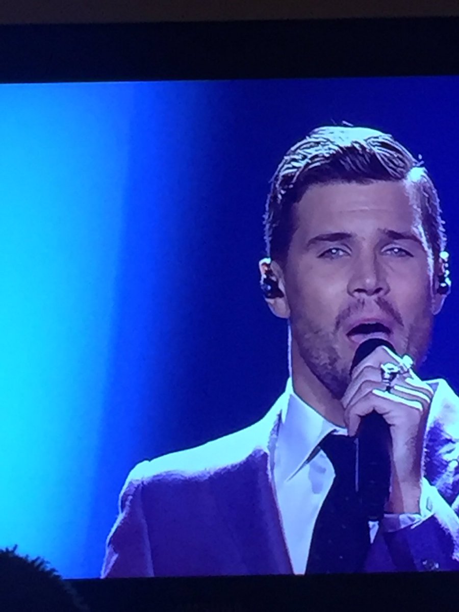 KaDevesa's tweet photo. Creo que Suecia no necesitaba ni cantar....😍#Eurovision #EsteAñoSiValeLaPena😂 #Sweden https://t.co/oJCcBHaV2k