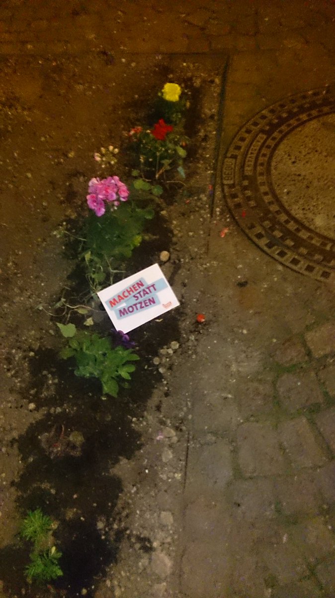 gjwuppertal's tweet photo. @jusos_wtal, findet ihr unsere Aktion so toll, dass ihr sie kapern müsstet? #plagiat #ltwnrw17 #keinenachtfuerniemand #3TW #herzstatthetze https://t.co/G7ifNVfsUg
