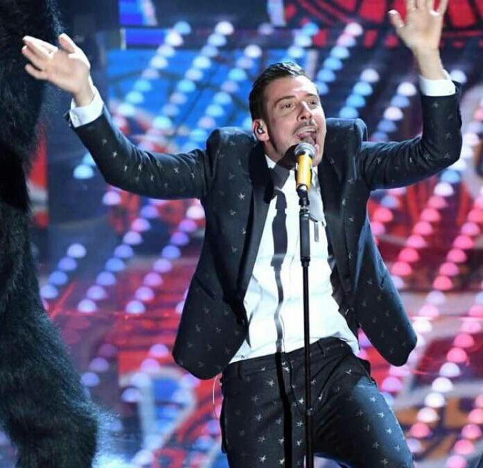 hhdouken's tweet photo. –No puedes llevar un gorila a la actuación
–YA CLARO, ESPAÑA PUEDE LLEVAR UN GALLO Y YO NO PUEDO LLEVAR UN GORILA 

#Eurovision https://t.co/lYMEyujD5n