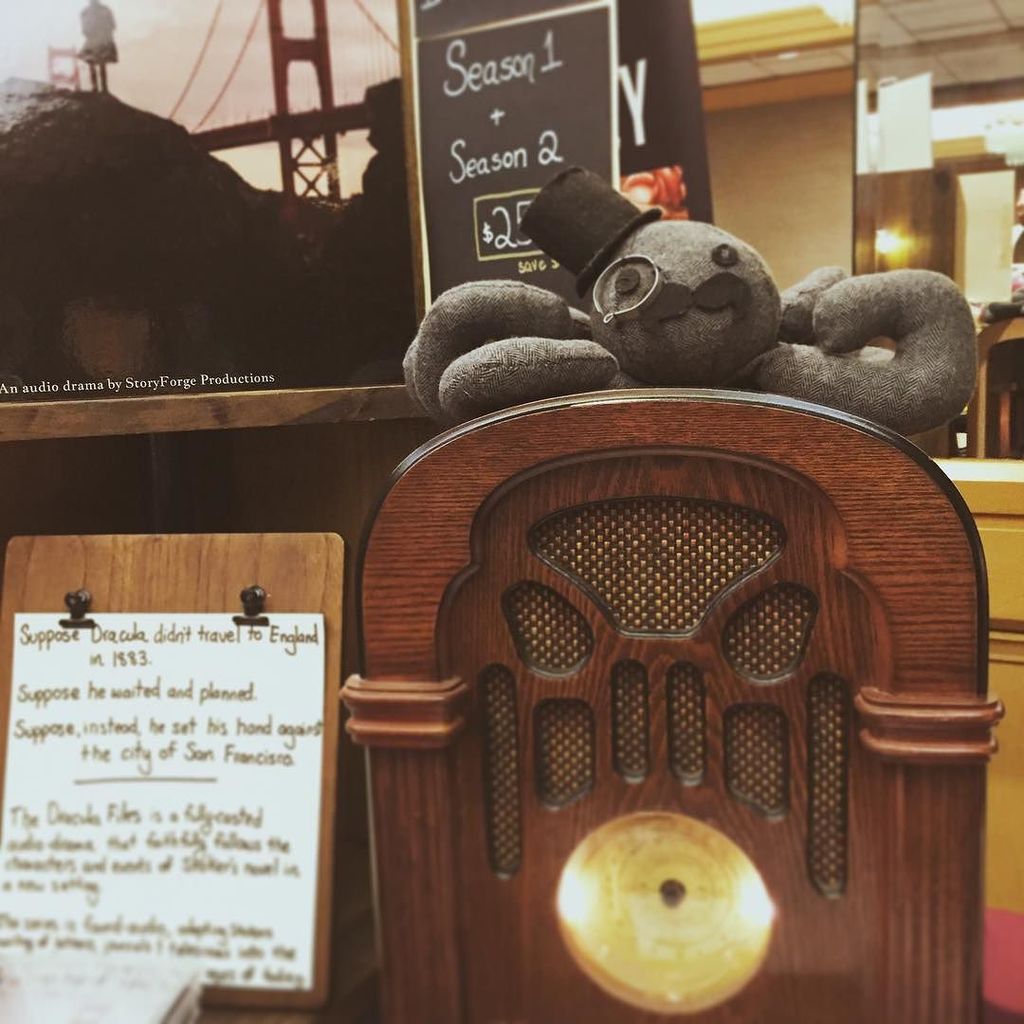 Storyforgers's tweet photo. Octavian has made an appearance at #wyrdcon https://t.co/A6gFXWyaJS https://t.co/RwqJScWk2Z