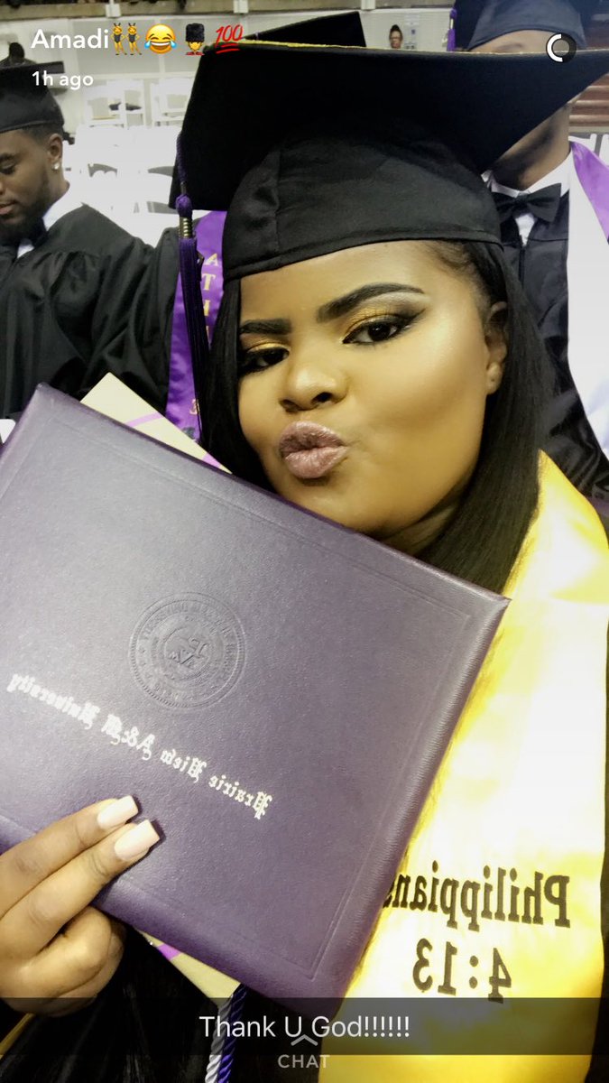 PowerOfTheVee_'s tweet photo. #IssaDegree lil whores βΌοΈ https://t.co/BICwQSlVH4
