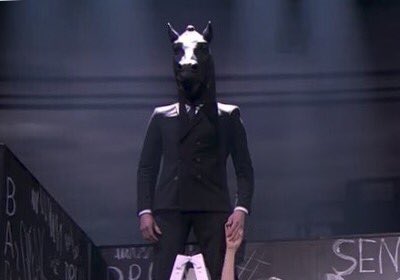 EiProfeta's tweet photo. Esta edición de #Eurovision será recordada como Zoovision. Un caballo, un gorila y un gallo. #EurovisionRTVE https://t.co/UGrJcT0KJn