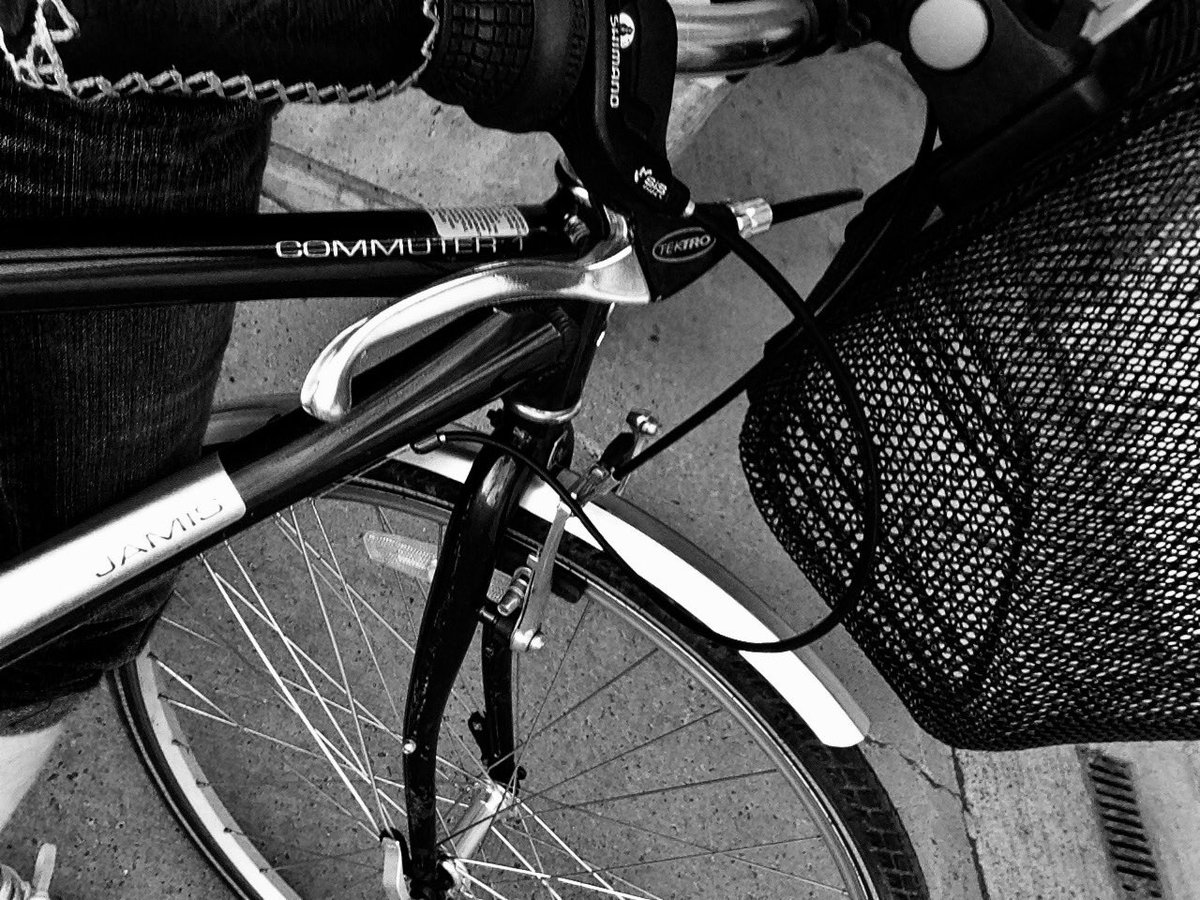 SVGirlie's tweet photo. #bicyclethiefperson I found you- I took it back #asshole #policereportfiled #messedwiththewrongchick https://t.co/NA08Y8GT89
