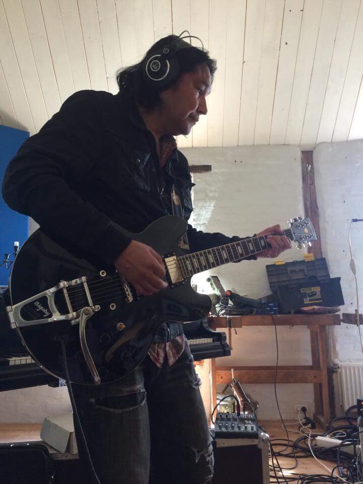Digawolf's tweet photo. Diga working his magic.... #musiciansatplay #digawolf #denmarkproject https://t.co/oAmlac77qH