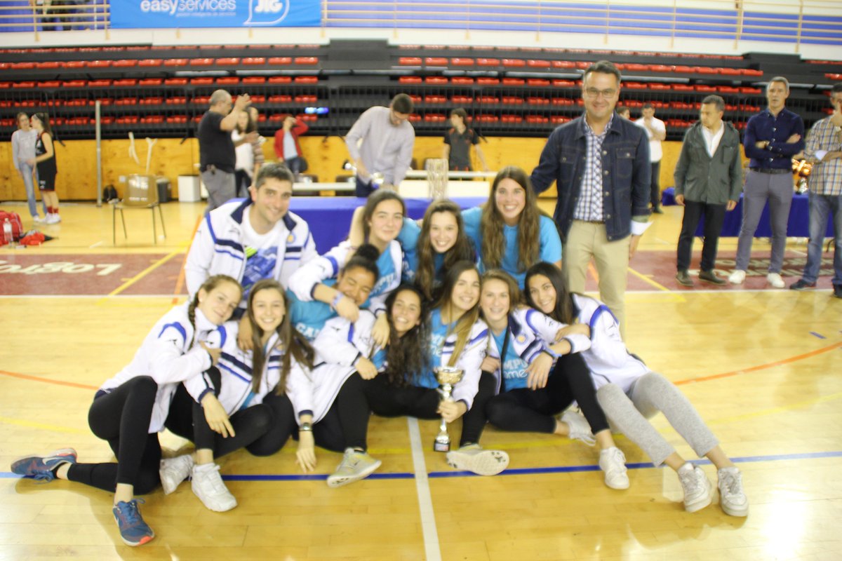 rurraca57's tweet photo. Fiesta del @BasketRiojano @LogroBasketJr99 @LogronoDeporte @riojadeporte https://t.co/MkOY0zKStB