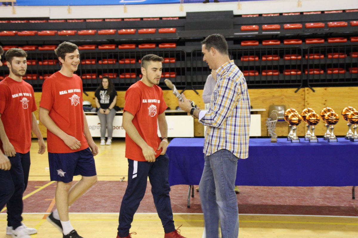 rurraca57's tweet photo. Fiesta del @BasketRiojano @LogroBasketJr99 @LogronoDeporte @riojadeporte https://t.co/WRZE92Wgep