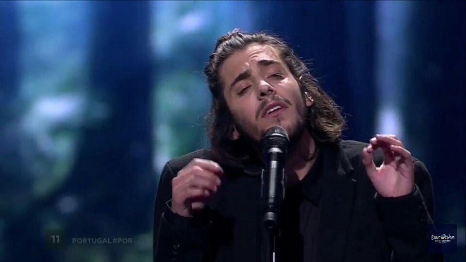 AveSitaBilis's tweet photo. Cuando me hacen cosquillas en el cuello #Eurovision https://t.co/IIByAdmvpr