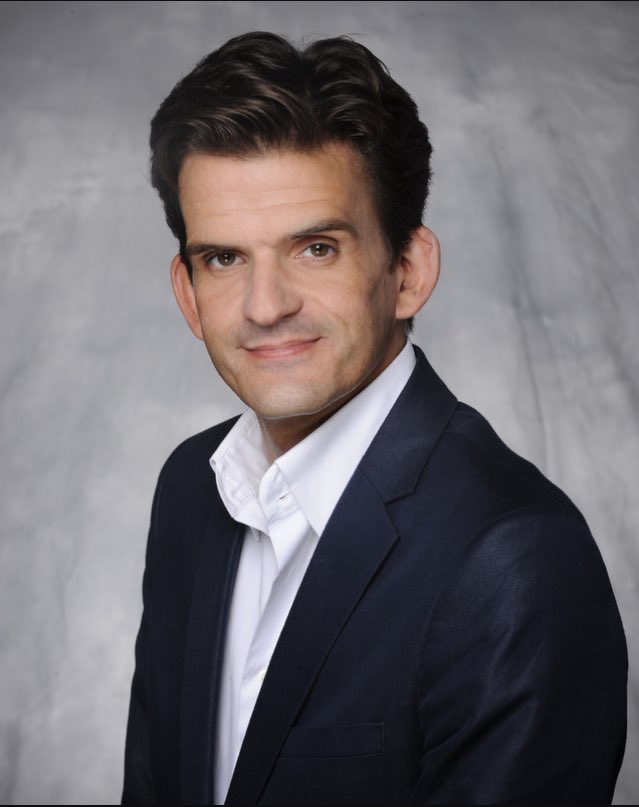 MevrouwRomee's tweet photo. Volgens mij weet ik pas een jaar dat dit twee verschillende personen zijn. https://t.co/Z55Hy7ptwf