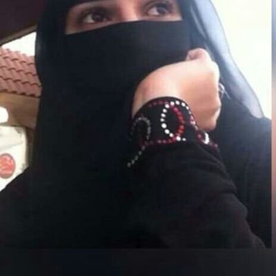 هاذي مرتي القحبه احد باينكها