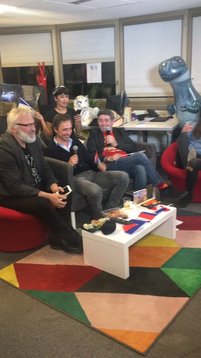 Tele7jours's tweet photo. Ca part en #LIVE chez nous ! #T7JLive https://t.co/Jq0Z1WInc0 https://t.co/TeXVFJOmWv