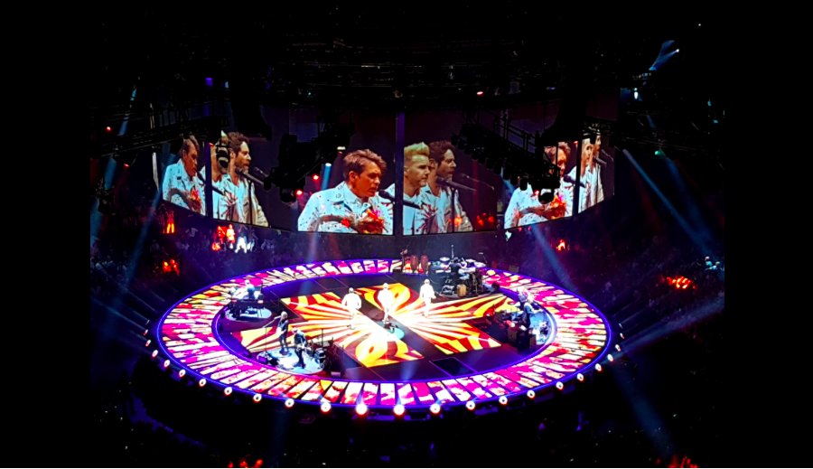OfficialMarkO's tweet photo. Scotland you have been immense.....
Thank you for 3 beautiful nights
And Flower of Scotland tonight!!!!
Love
M.O
X

Pic:  @Tanya2476 https://t.co/Qqt4Iqikdy