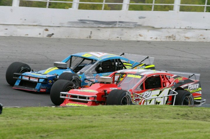 RacingAmerica's tweet photo. #RoCMods: Time trials and heats are complete at @OswegoSpeedway. See who did well at 51's Trackside Now: https://t.co/utlrfOwMeQ https://t.co/aPMHoyRF61