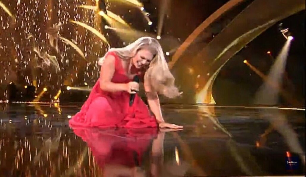 TheGlosser's tweet photo. Cuando te estudias una ley y la derogan. #Eurovision https://t.co/rBZFFGH5rT