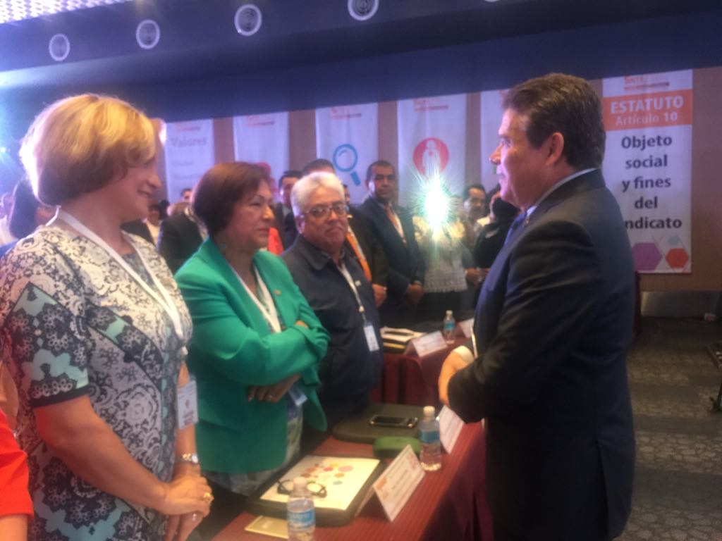 #ConsejoNacionalSNTE Más prestaciones porque somos #MejoresMaestrosPorMéxico: Pliego Nacional de Demandas.
<a href="/Secretario_36/">Rigoberto  Vargas</a> #Sección36