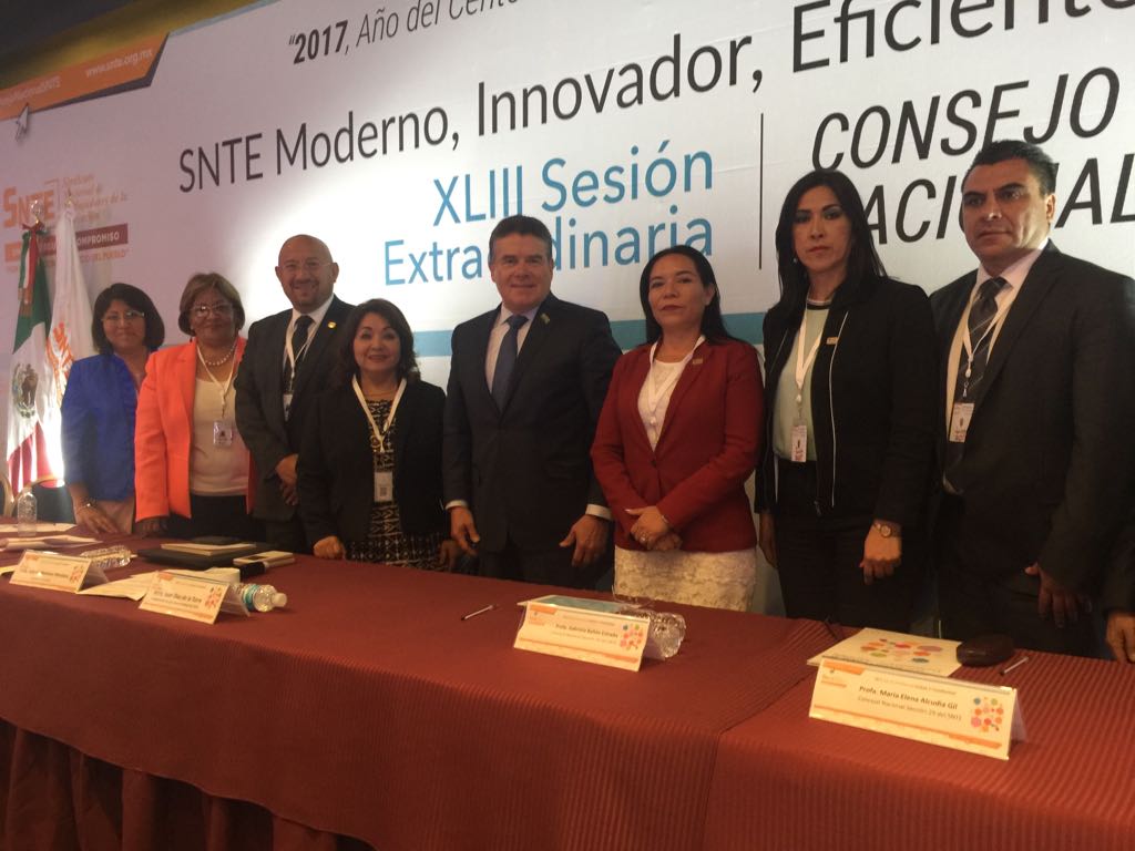 #ConsejoNacionalSNTE Más prestaciones porque somos #MejoresMaestrosPorMéxico: Pliego Nacional de Demandas.
<a href="/Secretario_36/">Rigoberto  Vargas</a> #Sección36