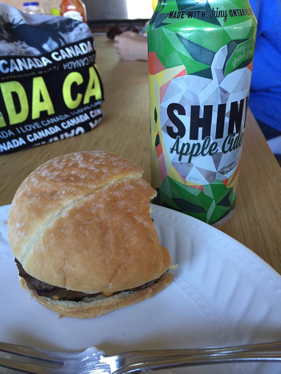 AngelBerry20's tweet photo. @SmallTalkWines nothing like some #shinyapplecider to go with some burgers from the BBQ! #timetogobacktoniagara #emptygrowlers #lcbogetsmeby https://t.co/UlP27GsdvR