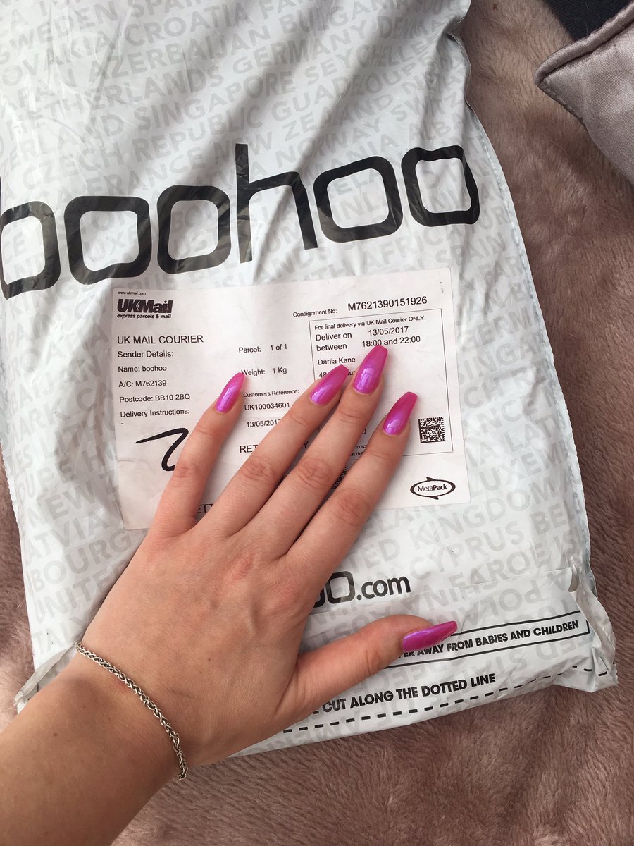 QueenDarlia's tweet photo. Decided last night I want a new outfit for My flight 2mro so I picked a slave &amp; did a lil late night shopping on his credit card 💅🏼 #findom https://t.co/oeX3dRVX3n