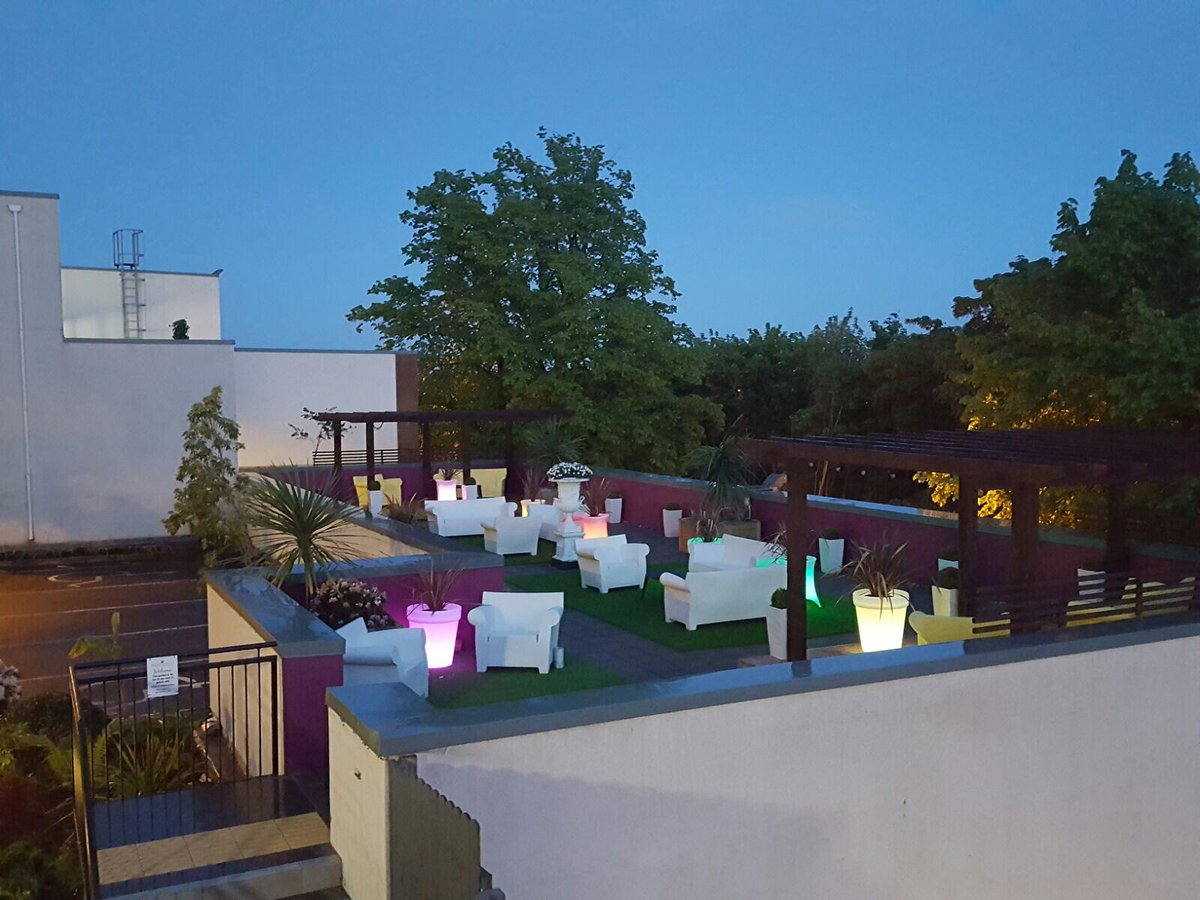 MontenotteH's tweet photo. Our #stunning #rooftop #terrace, #perfect to #relax &amp; #unwind with #friends #spectacularviews of #CorkCity #indulge in a #cocktail #lovecork https://t.co/KcnBnIIzTy