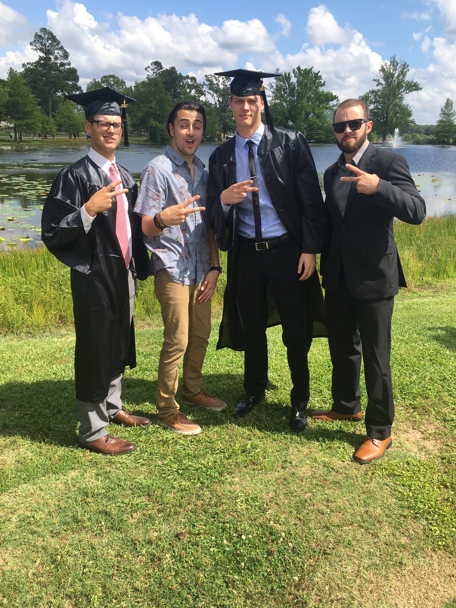 One last sahhhh for all my dudes (and ladies) that made my time here at UAM legendary! #untilnexttime ✌🏻