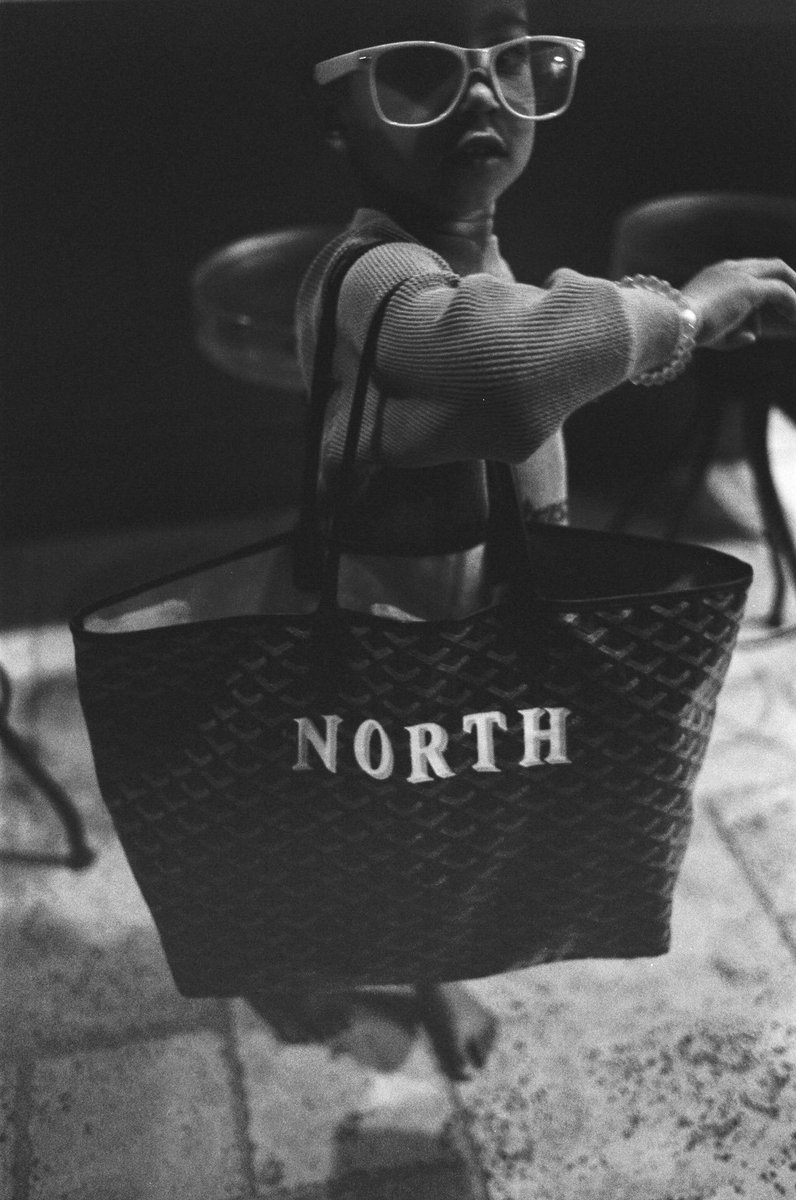 Blacksnobiety on X: GO NORTH #GOYARD @KimKardashian ❤️ Mami #KimKardashian  and #NorthWest carrying a custom #Goyard bag #490tx   / X