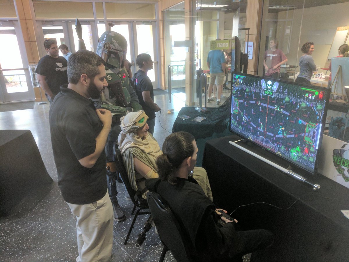 KingCrowStudios's tweet photo. Star Wars x Necroball??! #Artcade2017 https://t.co/HoCFcOagQE