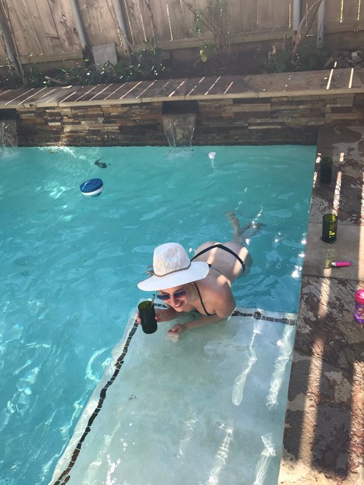 Poolside in #houstonheights ! #poolside #floatfest #thong https://t.co/zv0B5lC0wZ<a href="/tag/houstonheights"class="tags">#houstonheights</a><a href="/tag/poolside"class="tags">#poolside</a><a href="/tag/floatfest"class="tags">#floatfest</a><a href="/tag/thong"class="tags"><span>#thong</span></a>