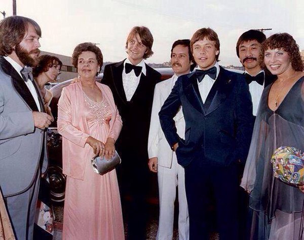 HamillMania's tweet photo. Happy Mother's Day To The Amazing Hamill Moms! #MothersDay 🌷💕💐 @HamillHimself @MarilouHamill #VirginiaSuzanneHamill https://t.co/w78lZPKYzW