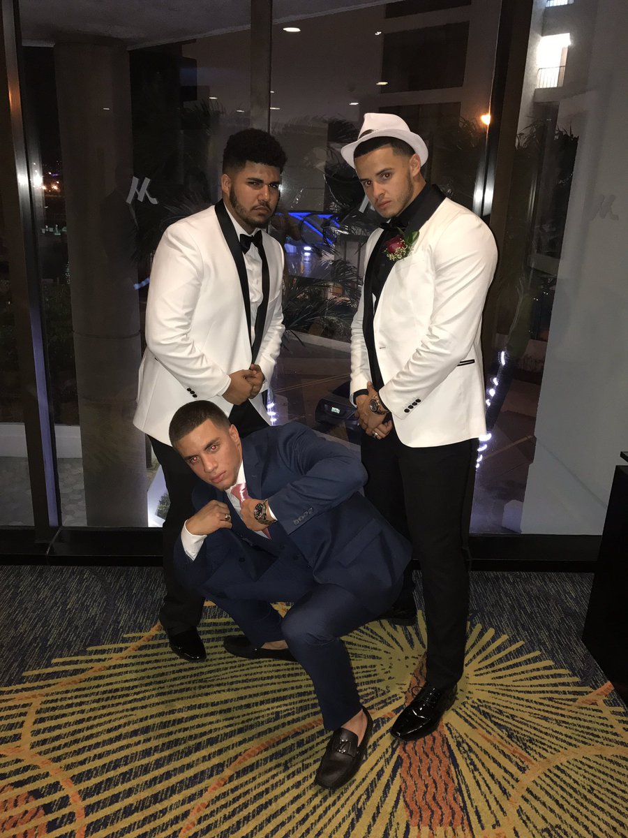 enbee_hypehop's tweet photo. Last night was a movie 🎥 #zapnee https://t.co/yH4LgEZOv8