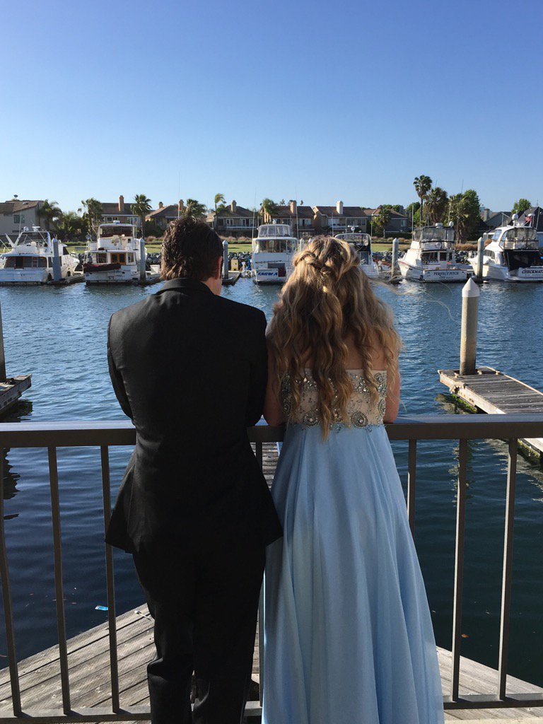 jeremy90720's tweet image. My baby's s senior prom