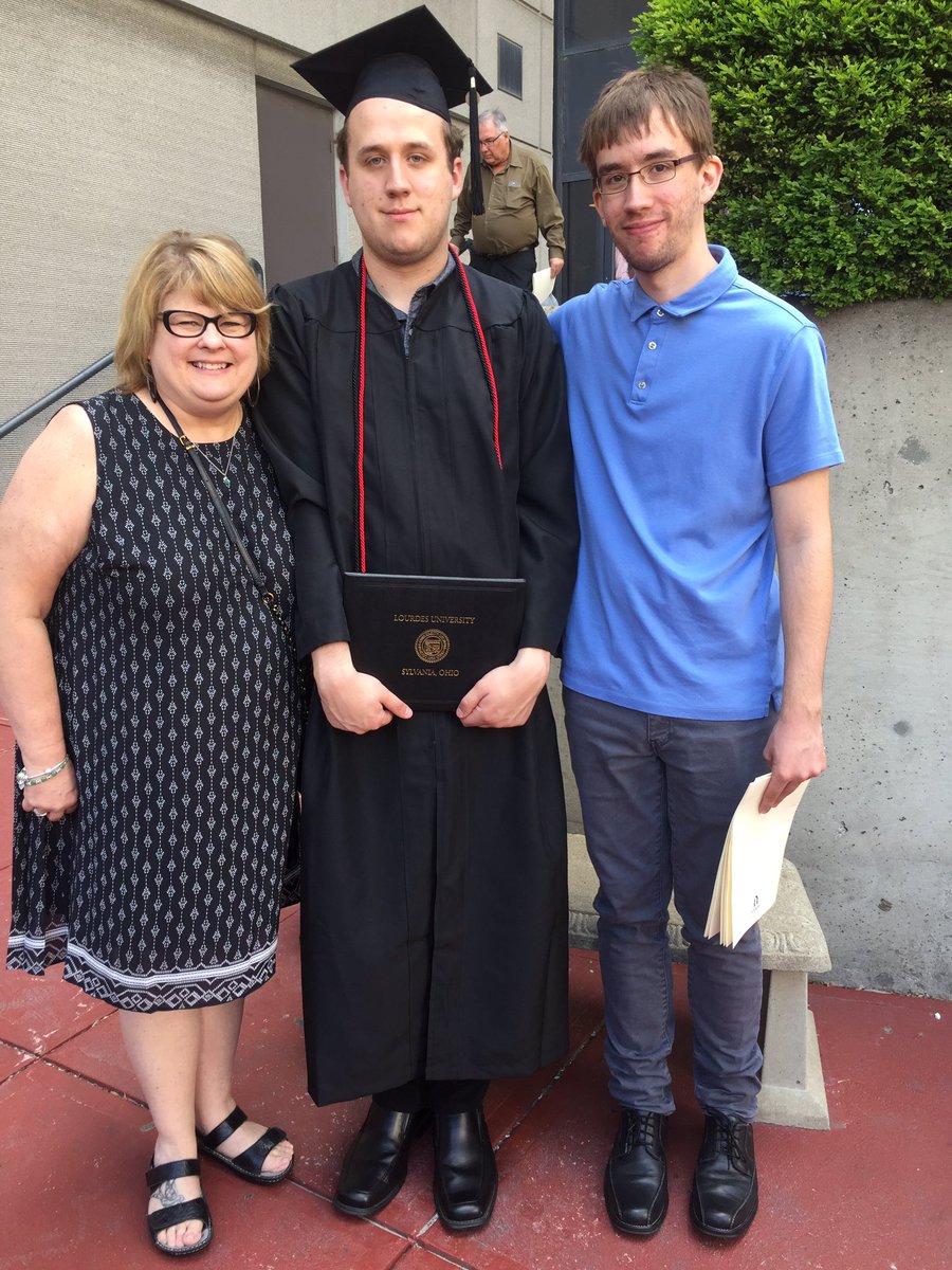 CSaverstrom's tweet image. Congrats to Syd on graduation from Lourde&apos;s!  So proud!