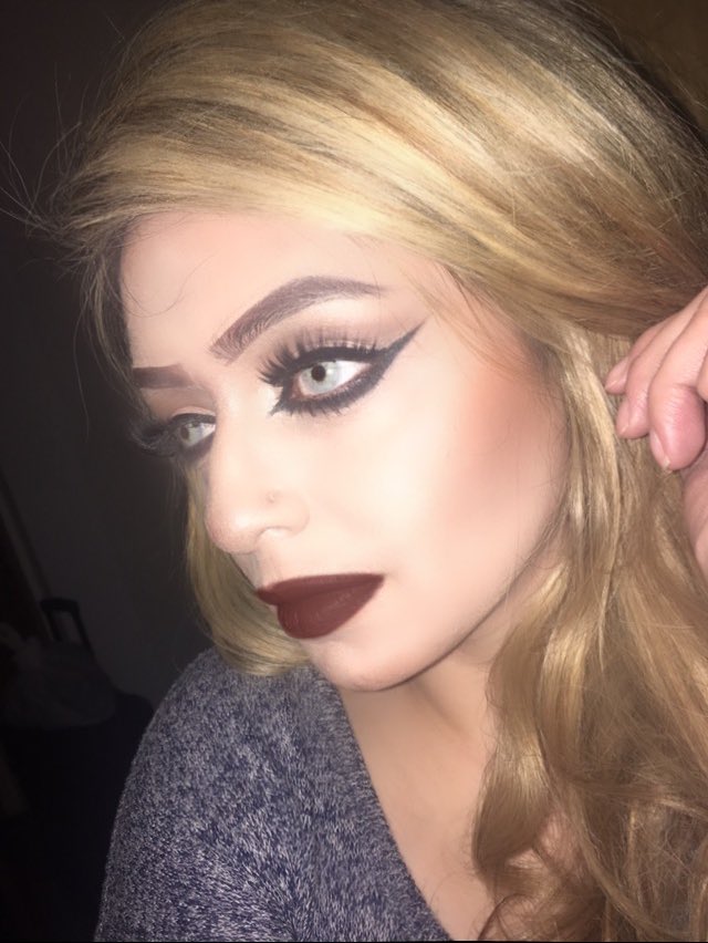 ArissasGlam's tweet photo. @hudabeauty carmen lashes . Brows @ABHcosmetics dipbrow pomade. Full details on the gram 😘 https://t.co/q8kctgEsgE