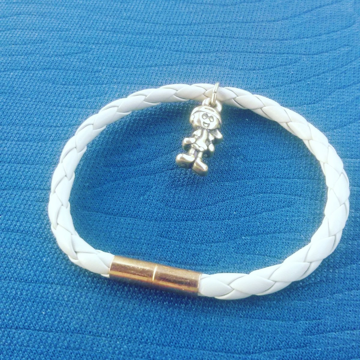 TeloStore's tweet image. Presentinho para uma mãe que acabou de receber seu maior presente! Feliz dia das mães!! Use #SnowBracelets