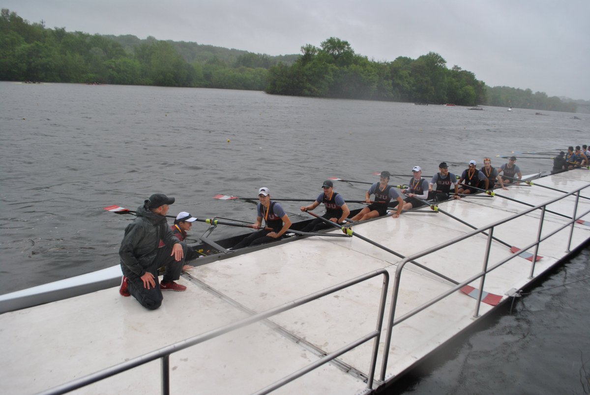 dbird76746275's tweet photo. Congratulations St. Joe's Varsity Heavyweight 8 for a fantastic performance #dadvailregatta https://t.co/apKdMbjo9w