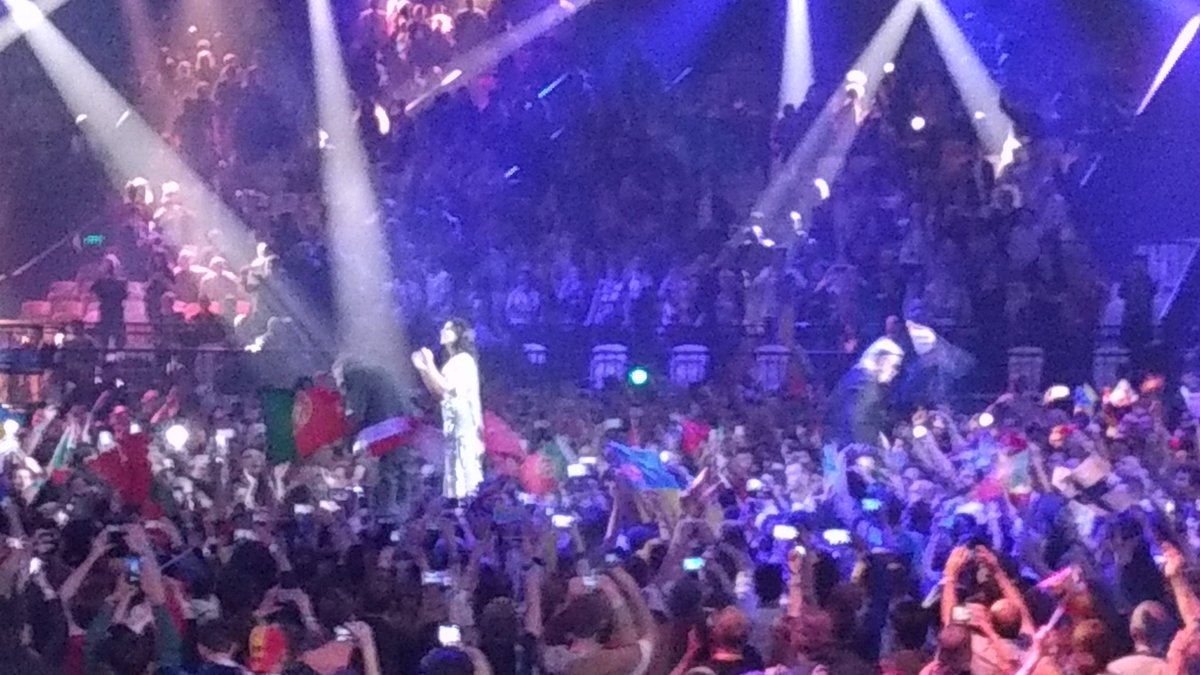 EuroSpainES's tweet photo. PORTUGAL gana Eurovisión 2017 y es favorita del jurado y del público. FELICIDADES PORTUGAL. https://t.co/7E523bgWde