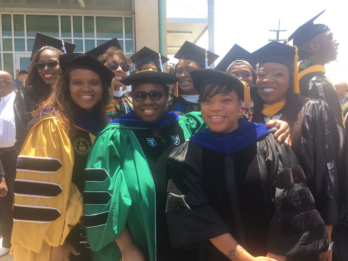 XulaMassComm's tweet photo. Congrats to the #XulaMassComm class of 2017! #XULAGRAD17 #blackgirlfacultymagic @XULA1925 @XULADSBS @skhaydel @drtiasmith75 @XUNabj https://t.co/wxVlebfv1S