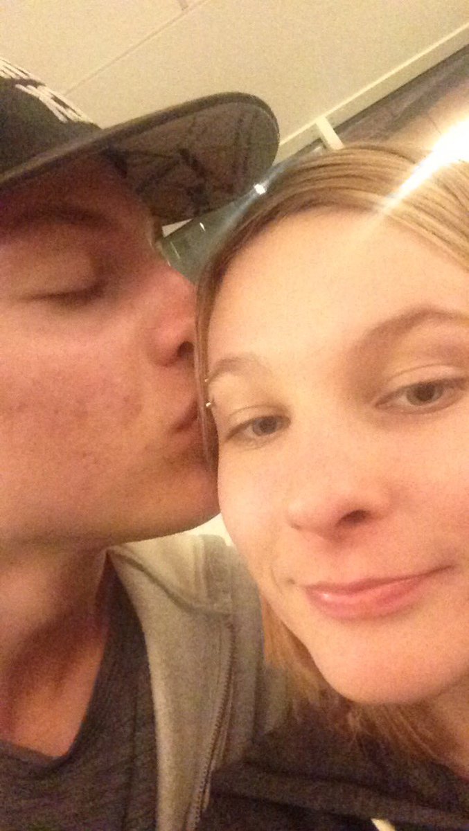 MariaLindOff's tweet image. Väntar på sjukhuset :((