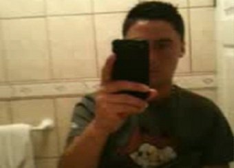 Plan_A_Curico's tweet photo. Profe..@Peineta_DT hay un wn masturbandose en el baño...mande los guardias. #PeinetaParty https://t.co/kRMkdfbhaw