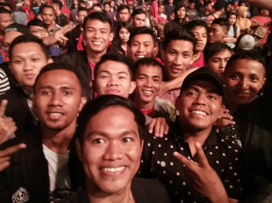 SHABAT_PALU's tweet photo. Sisa semlam konser @NOAH_ID di Kediri..thanks atas keramaian n ketrtibanx @sahabat_Kediri @sahabat_Nganjuk @SahabatLamongan dll
#NOAHKediri https://t.co/mu3KTDJzOJ