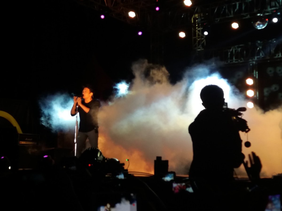 SHABAT_PALU's tweet photo. Sisa semlam konser @NOAH_ID di Kediri..thanks atas keramaian n ketrtibanx @sahabat_Kediri @sahabat_Nganjuk @SahabatLamongan dll
#NOAHKediri https://t.co/mu3KTDJzOJ