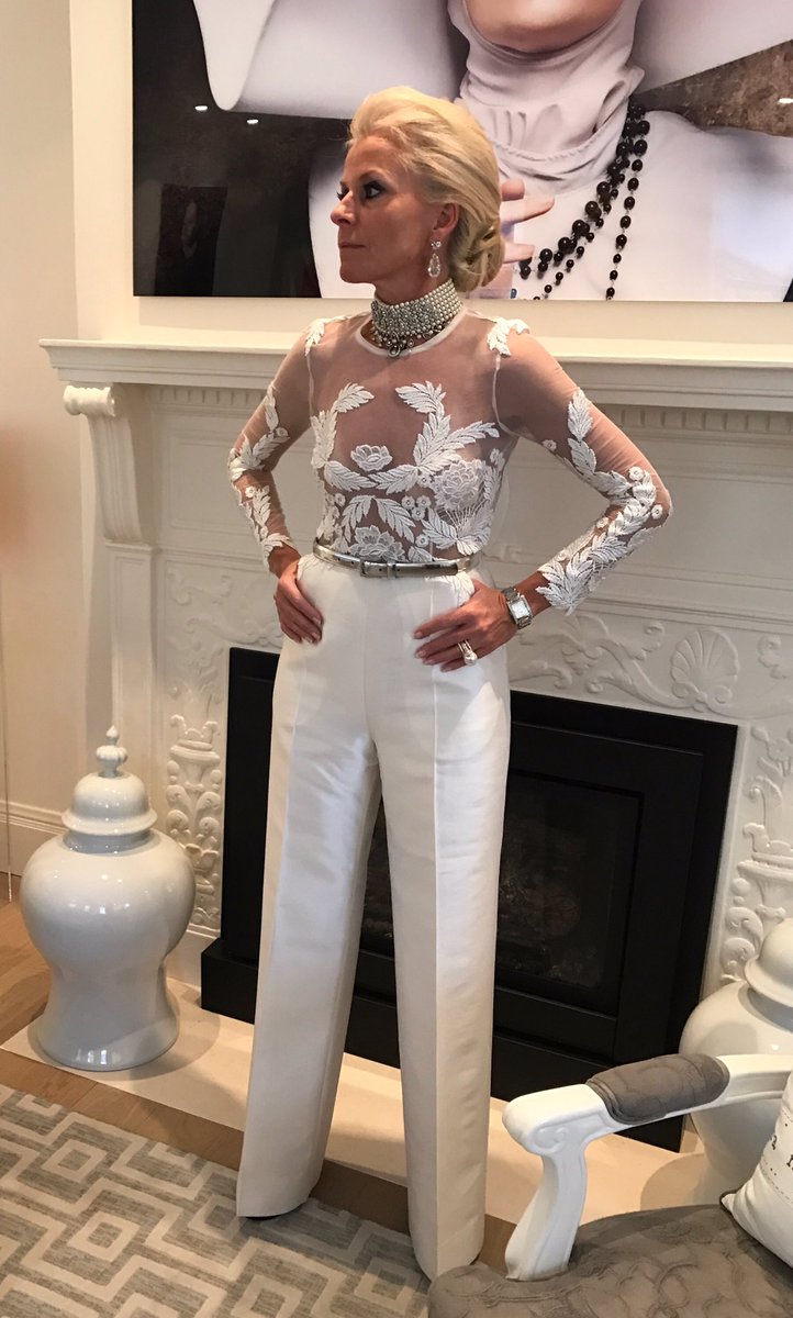 @HudonIsabelle en <a href="/DUY_Collection/">DUY</a> pour le #gala <a href="/GrandsBallets/">Les Grands Ballets</a> #royale