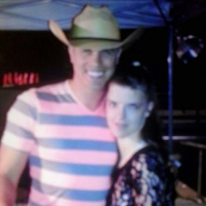 Happy happy happy birthday Dustin lynch I hope your day is as beautiful as you I love you Dustin lynch 