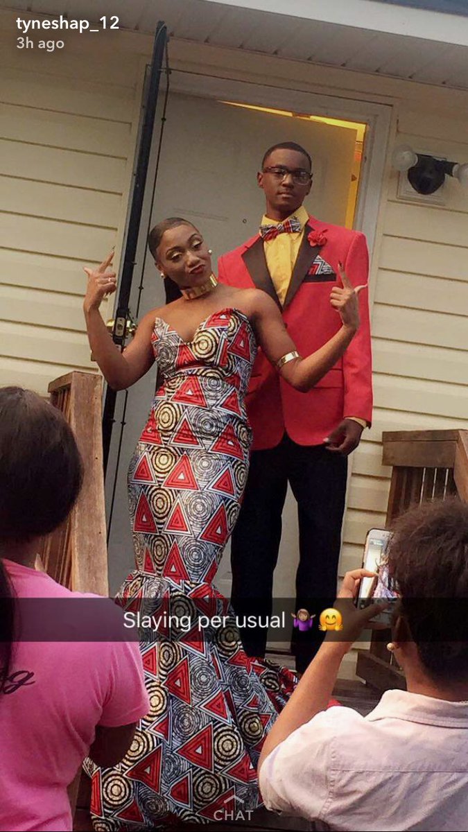 vibewjaii_'s tweet image. this was only our junior prom 😌🤷🏾‍♀️.. my boy matched my flyyy 😍✨