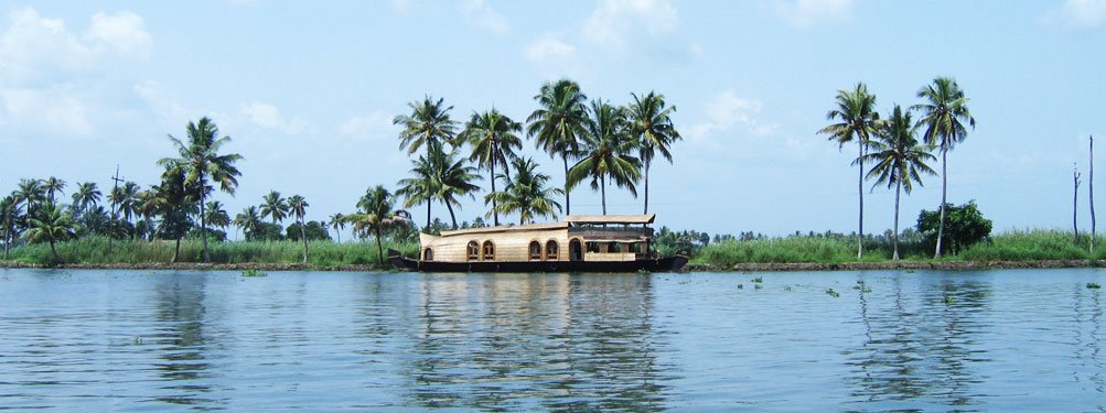 ManjishtaResort's tweet photo. Vembanad is the longest lake in India, and the largest lake in the state of Kerala. It is also counted as one of the largest lakes in India https://t.co/WKipgTw38k